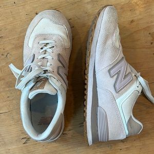 Women's New Balance 574 light pink lifestyle suede sneakers size 9